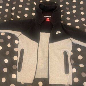 Nike Men's Black and Grey Hoodies